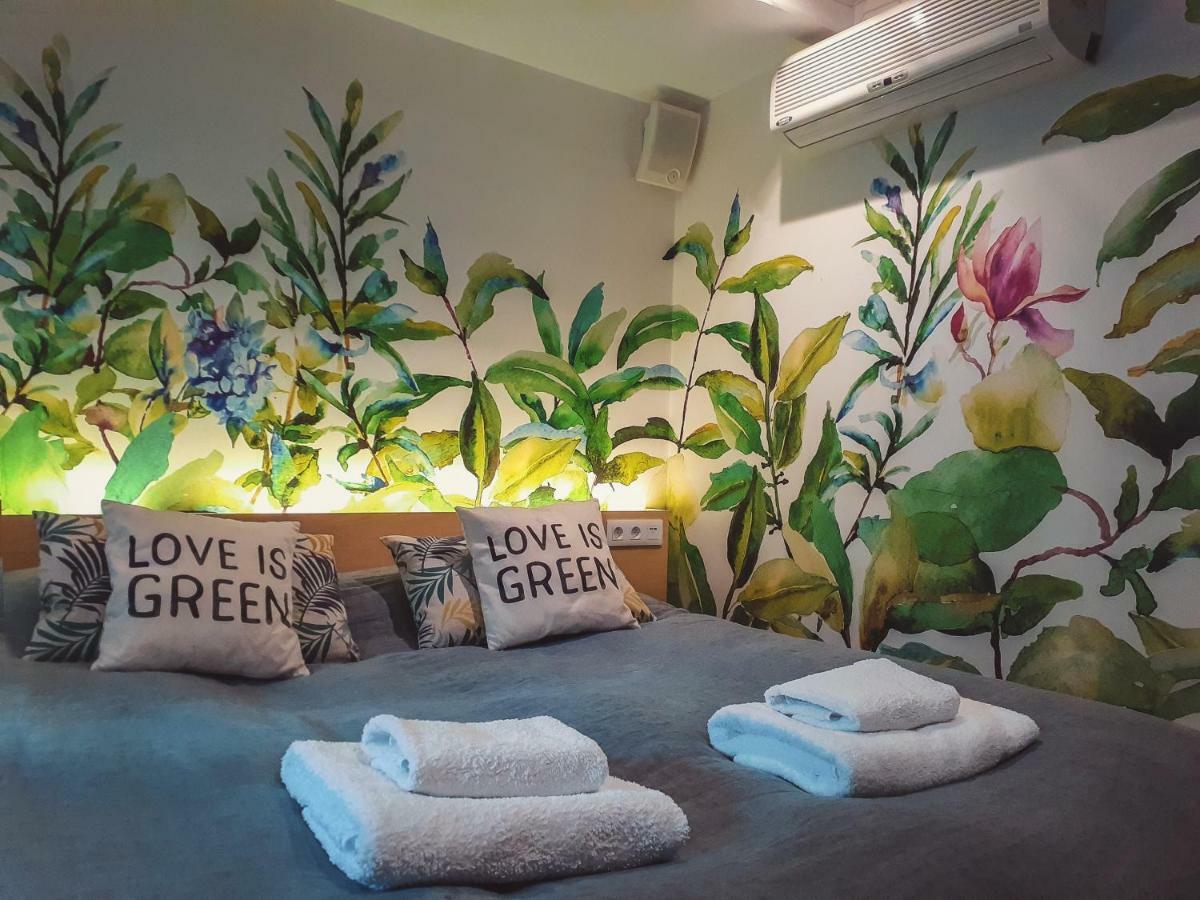 Capsule Hotel Botanist Moscova Exterior foto